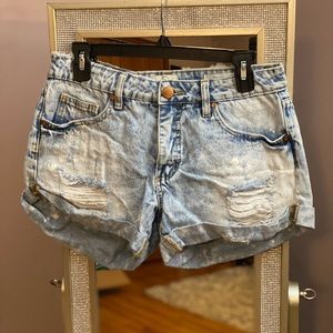 Cotton on mom jean shorts white wash size 6